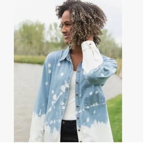Entro Two-Toned Splattered Denim Shirt